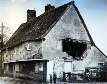 Rowe's Cottages in 1975 [Z218/8]